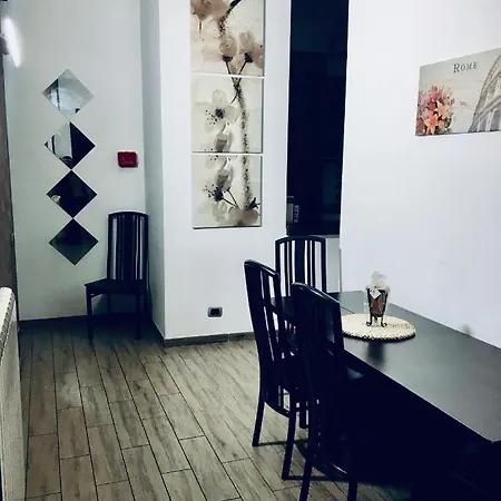 House Alessandrino Πανσιόν *